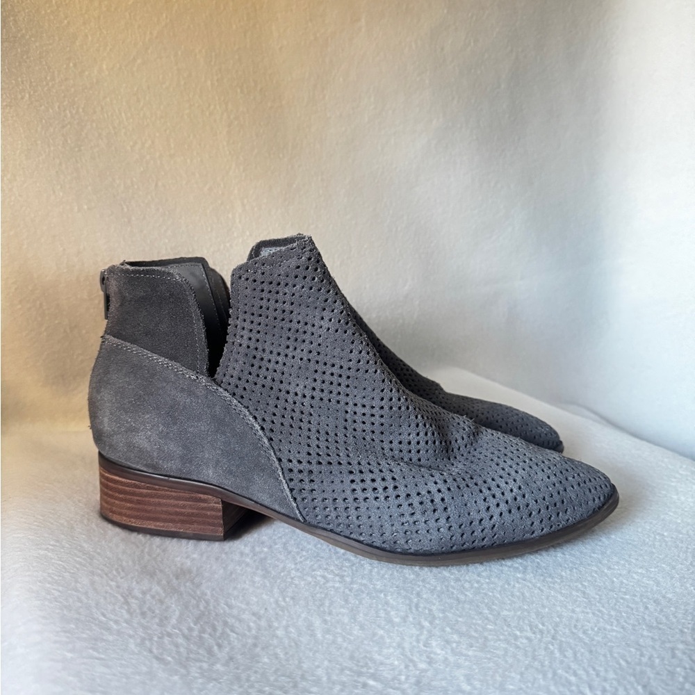 Crown Vintage Gray Suede Women’s Size 10M Ankle Boots. - Picture 13 of 14